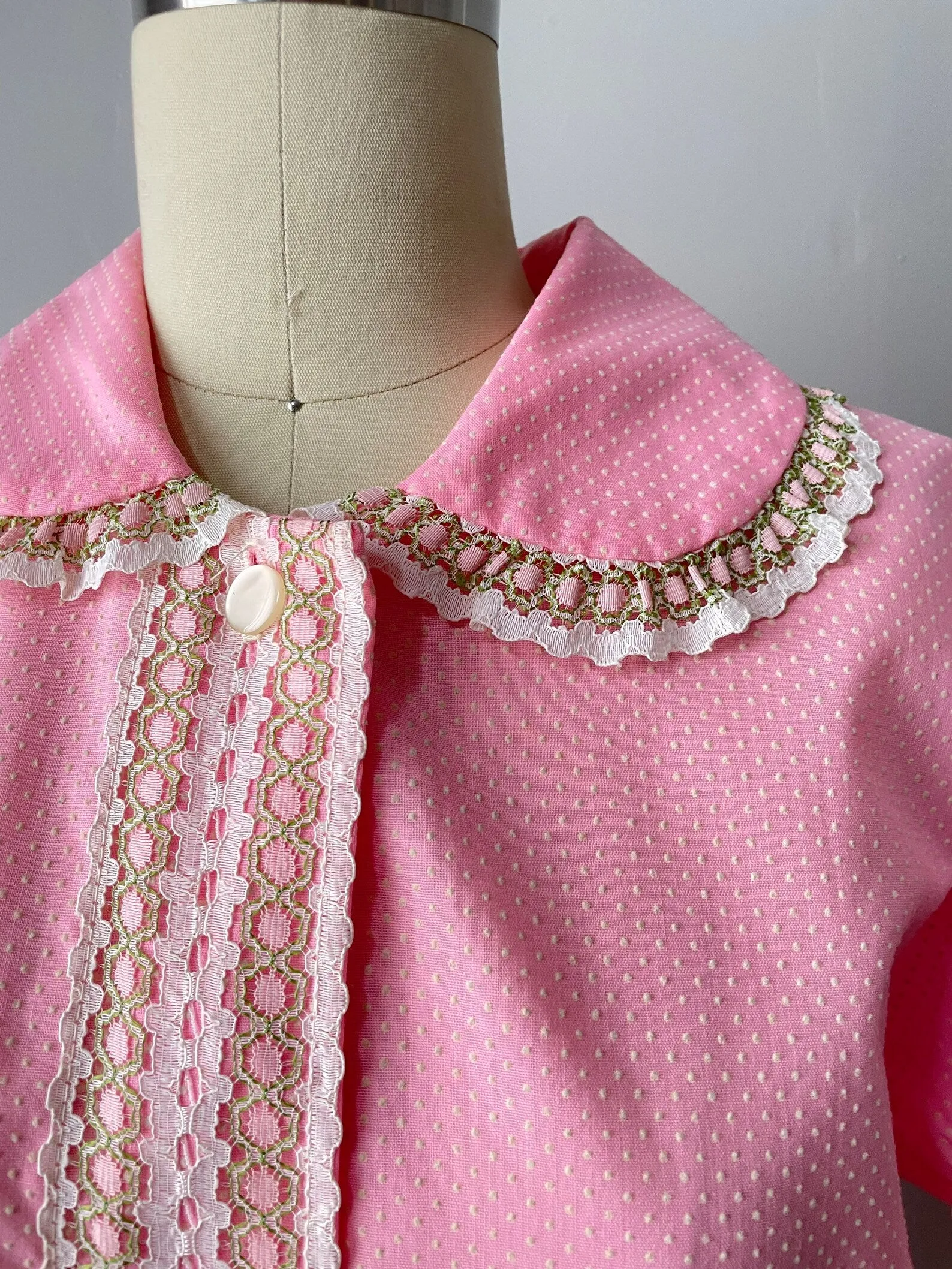 1970s Smock Lounge House Dress Pink Dots S