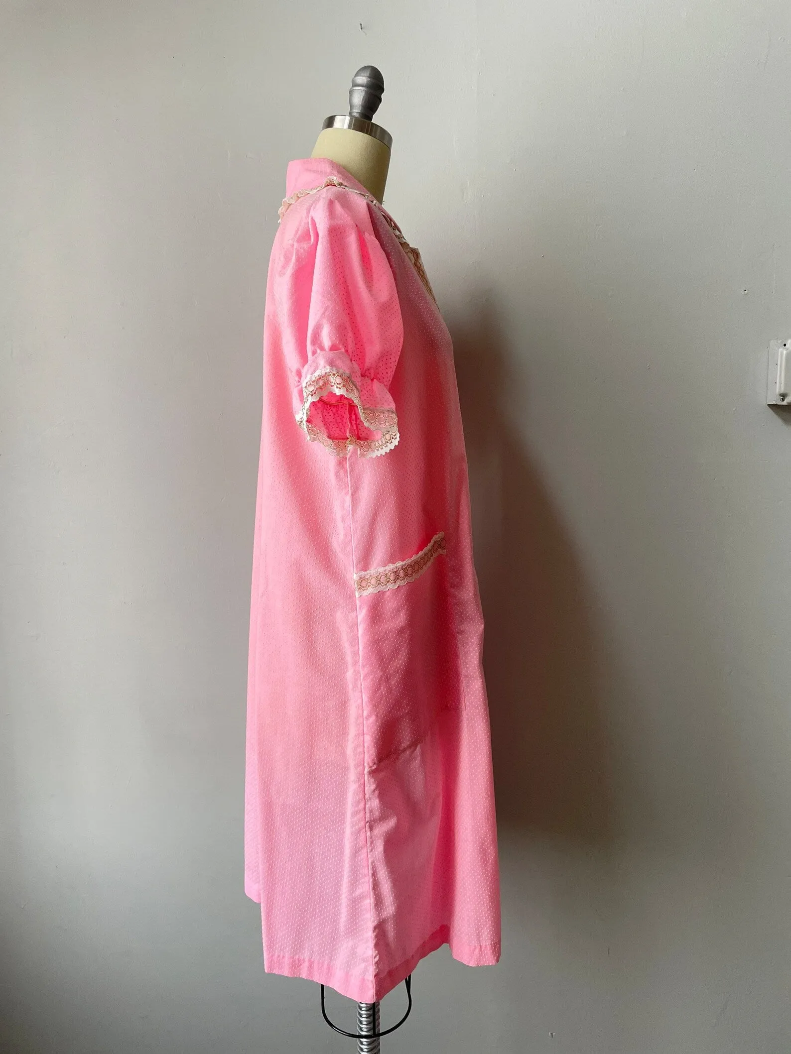 1970s Smock Lounge House Dress Pink Dots S